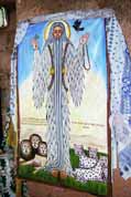 Svat obrzek fungujc jako olt v Lalibelskm kammenm chrmu. Etiopie.