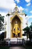 Buddha v chrmu v Bago. Myanmar (Barma).