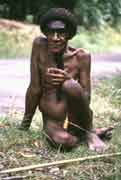 Domorodec z kmene Dani. Indonsie.