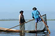 Tradin lov ryb, jezero Inle. Myanmar (Barma).