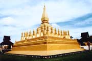 Pha That Luang - nejsvtj stupa a tak Laosk nrodn symbol. Vientiane. Laos.