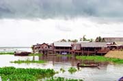 Okraje jezera Tonl Sap ve mst Kompong Chhnang. Kamboda.
