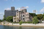 Atomic Bomb Dome ("Gembaku Domu" v japontin) ve mst Hiroima. Je soust Pamtnku mru v Hiroim. Japonsko.