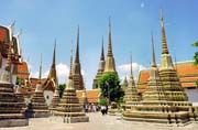 Komplex chrmu s lecm Buddhou Wat Pho. Bangkok. Thajsko.
